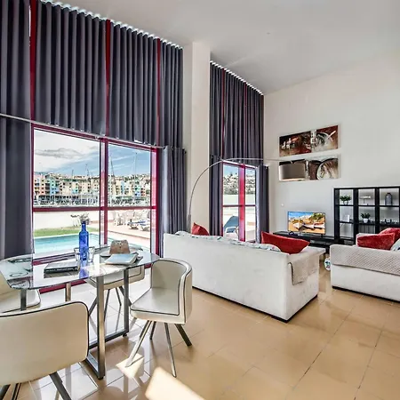 Villa Malibu Marina